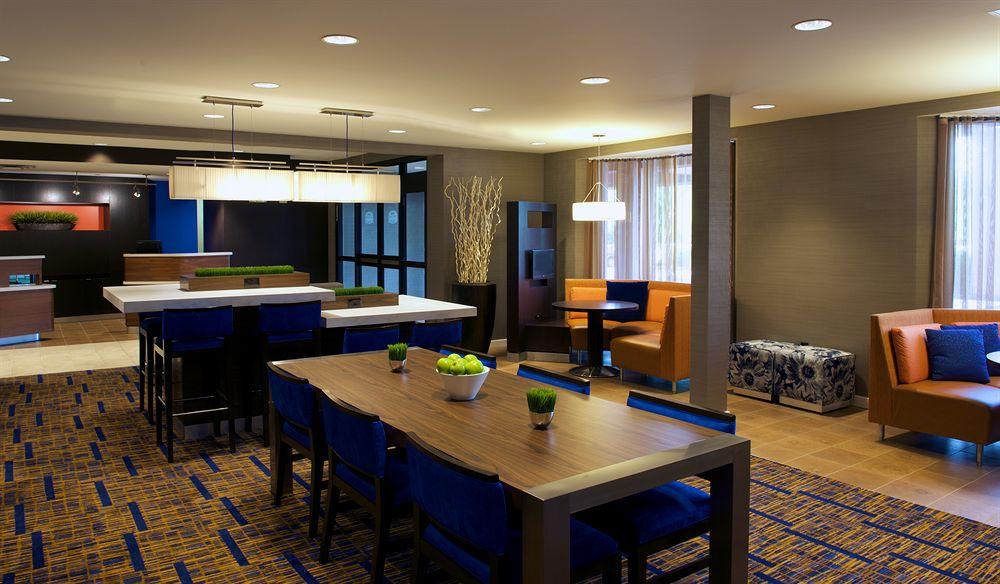 Country Inn & Suites By Radisson, Columbus-Edinburgh Esterno foto