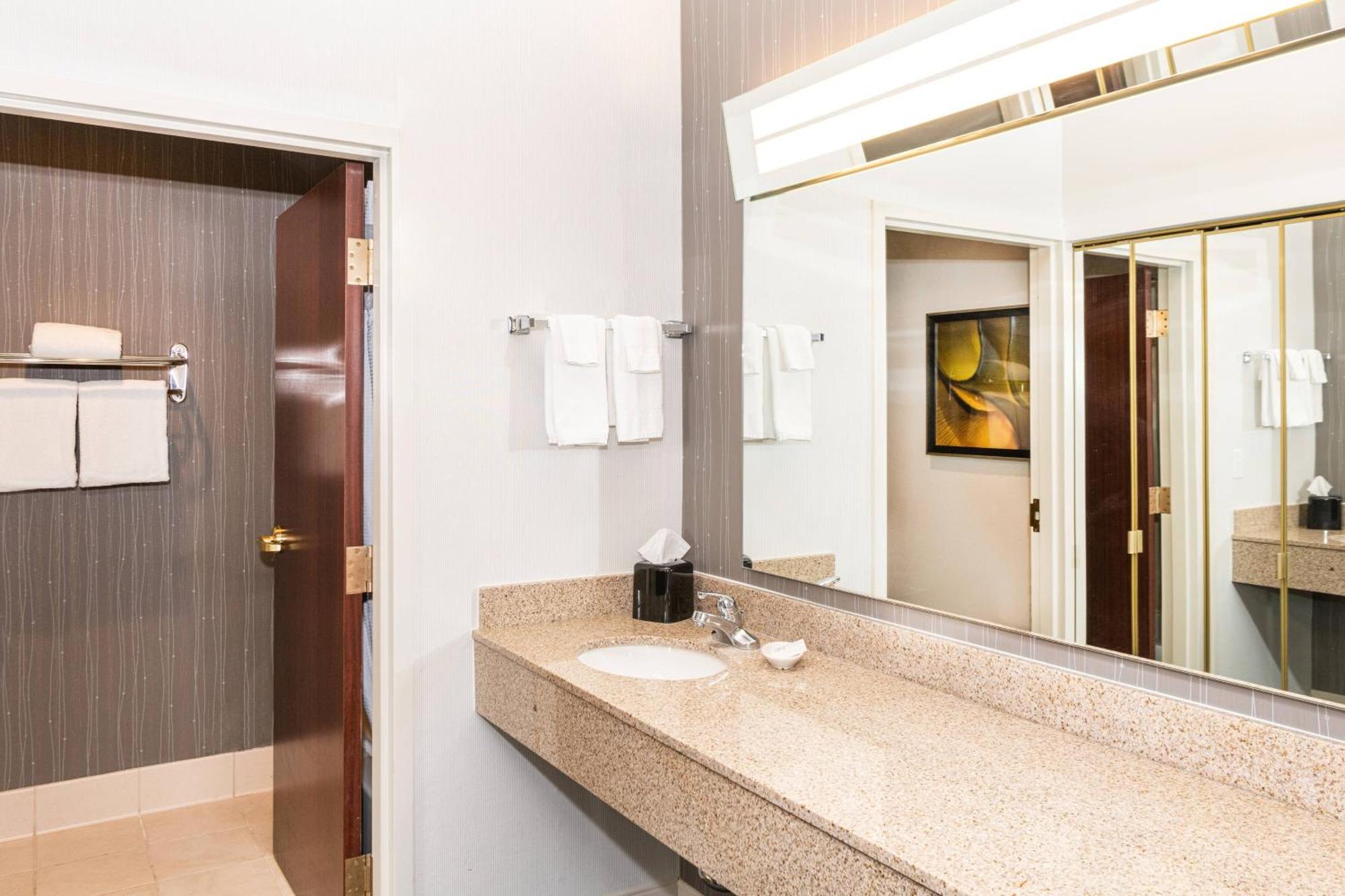 Country Inn & Suites By Radisson, Columbus-Edinburgh Esterno foto