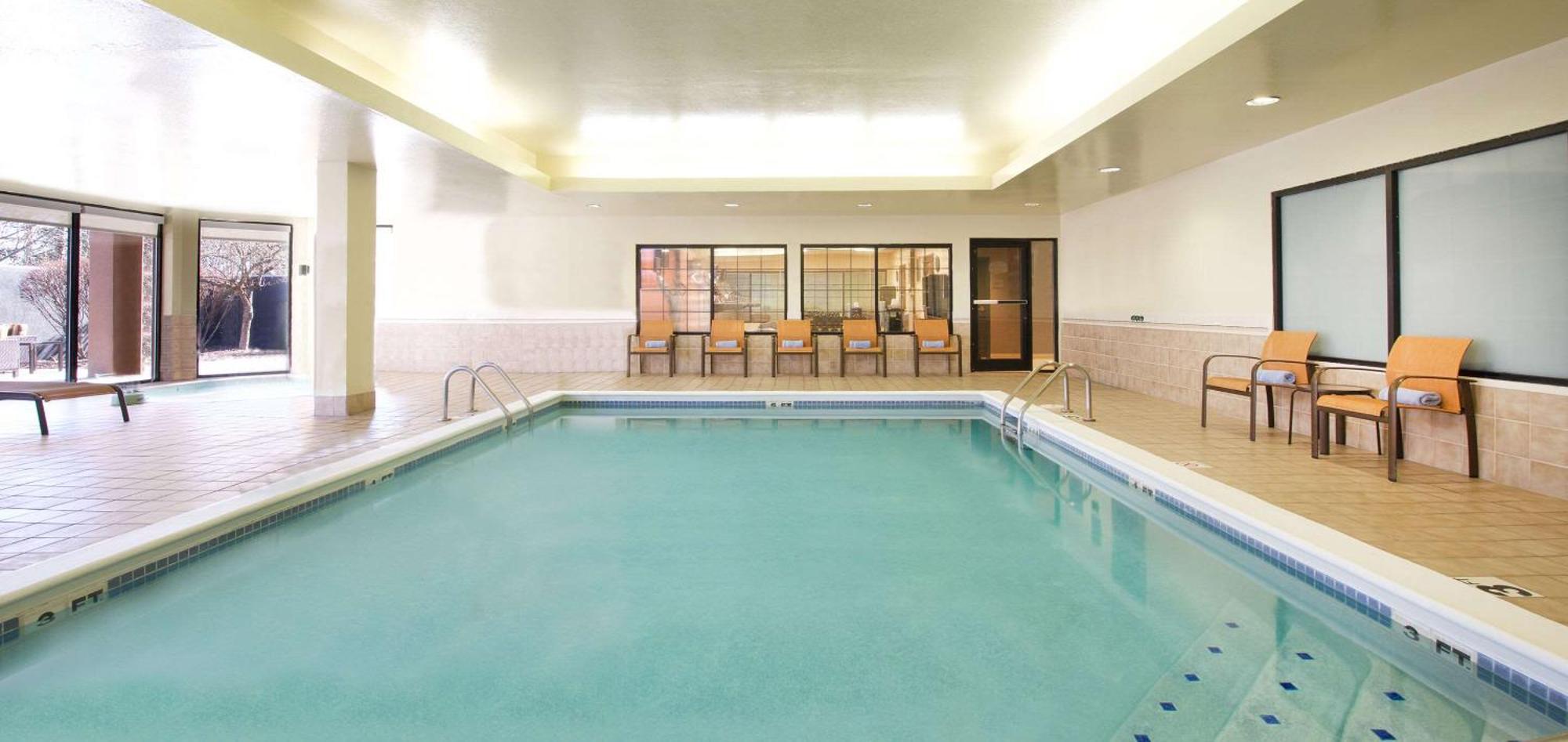 Country Inn & Suites By Radisson, Columbus-Edinburgh Esterno foto